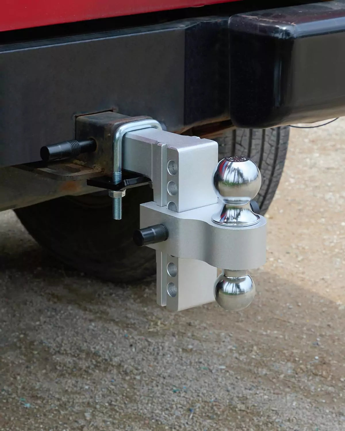 Adjustable ball hitch
