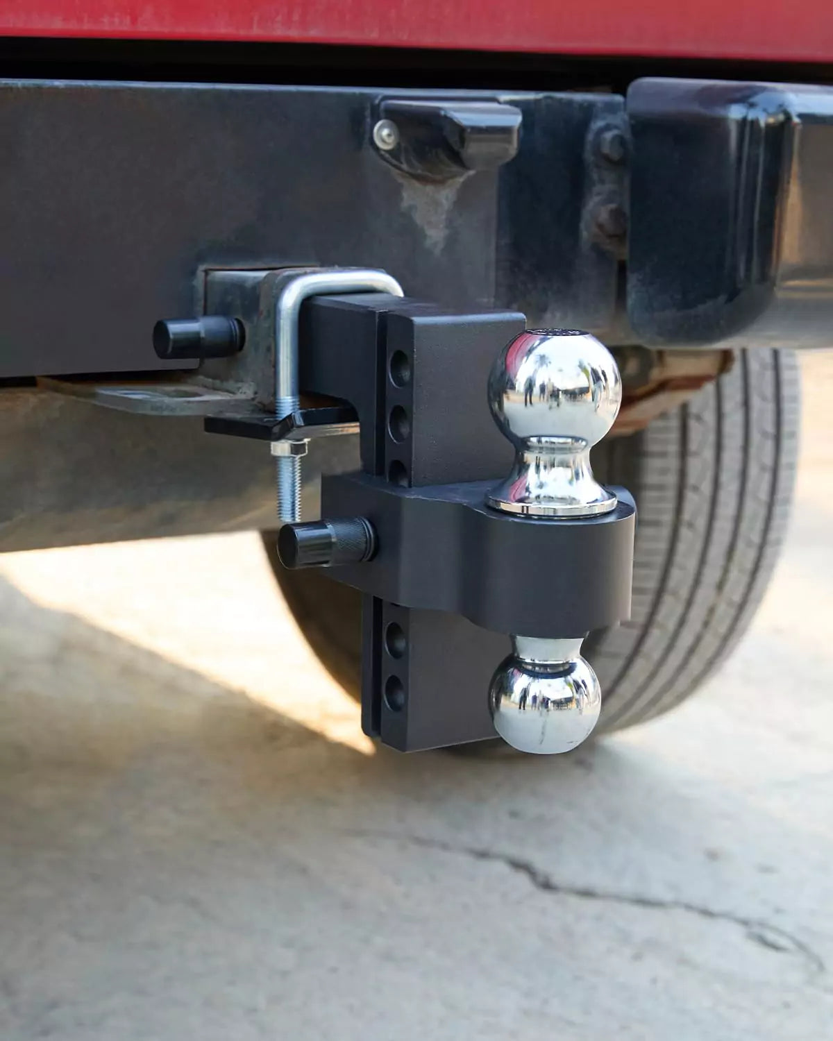 Black drop down trailer hitch