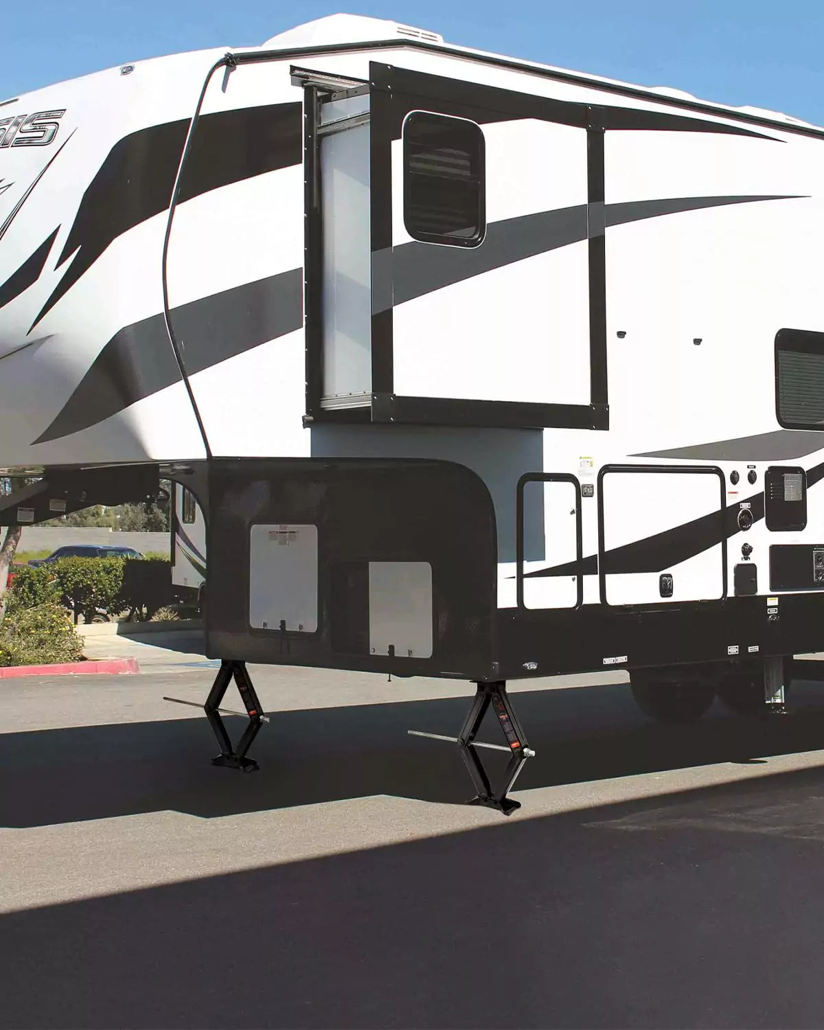 RV trailer scissor jacks application